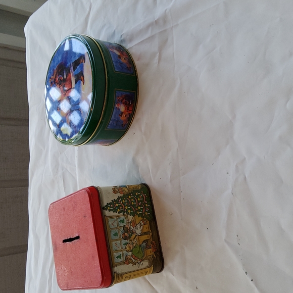 Old Cookie Tins - Picture 2 of 11